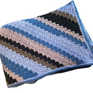 New hand crafted crochet throw blanket